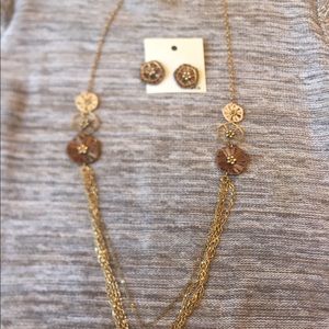 NWT Belks. 32” necklaces and earrings set